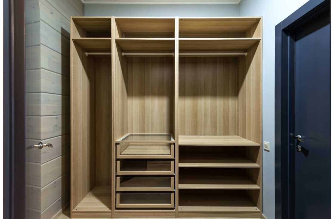 10 Upper Hand of Buying Cupboard For Sale in Abu Dhabi