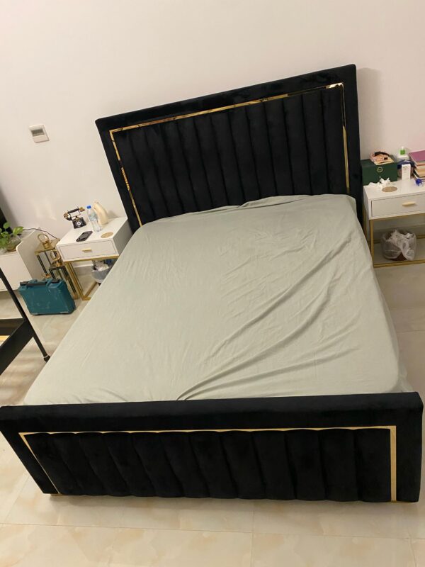 Bed Queen from Asgar Furniture