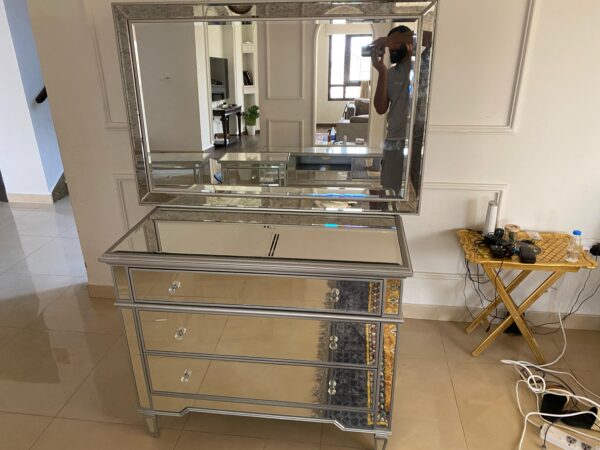 Dressing with Mirror from Home Center - Image 3