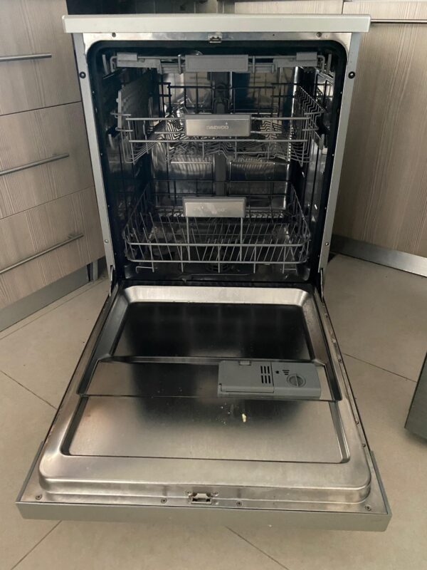 Dishwasher Free Standing from Daewoo - Image 3
