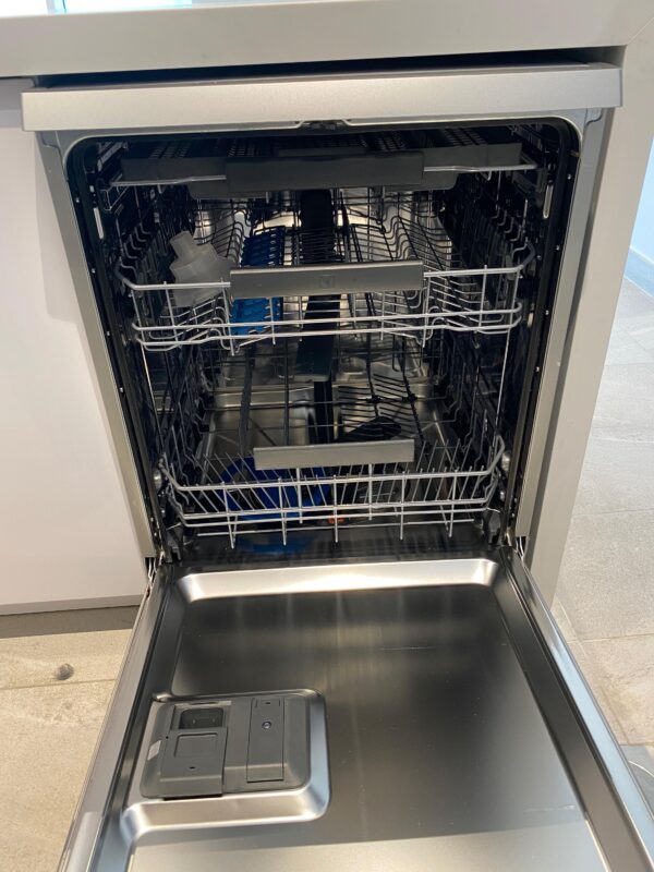 Dishwasher Free standing from Electrolux - Image 5