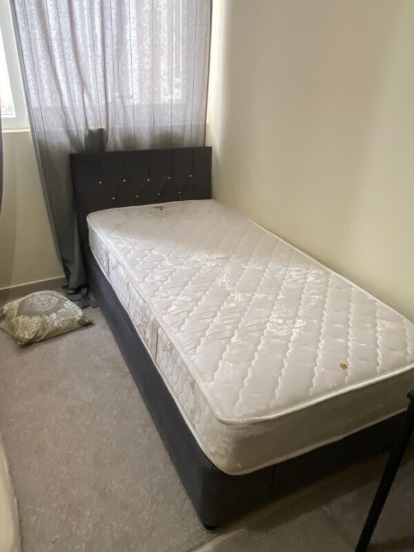 Single Bed with mattress from Danube - Image 2