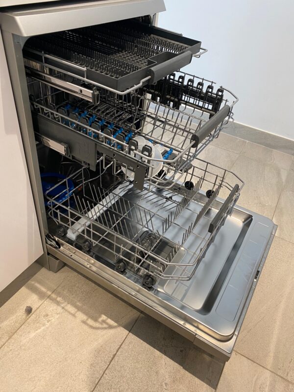 Dishwasher Free standing from Electrolux - Image 4