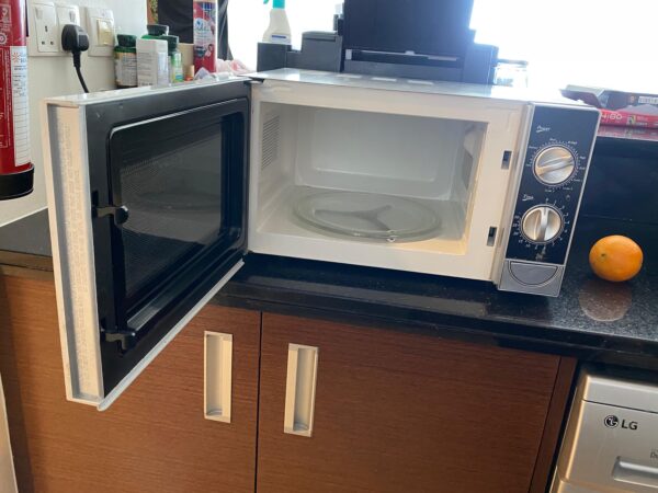 Microwave from IKON - Image 3