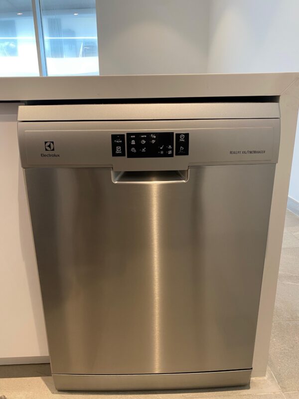 Dishwasher Free standing from Electrolux