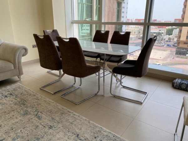 Dinning set with 6 Chair from Home Center - Image 2