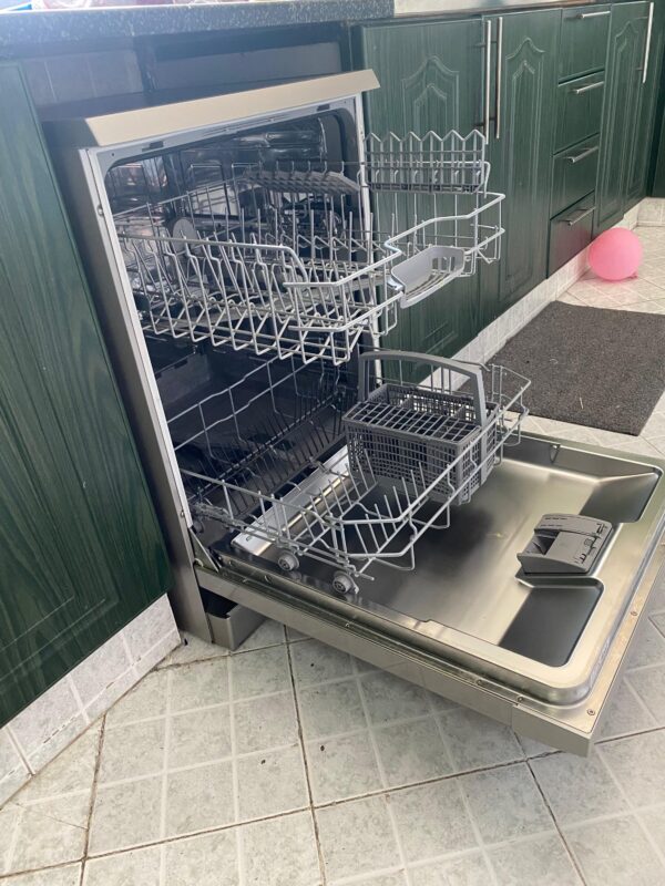 Dish Washer From Bosch - Image 4